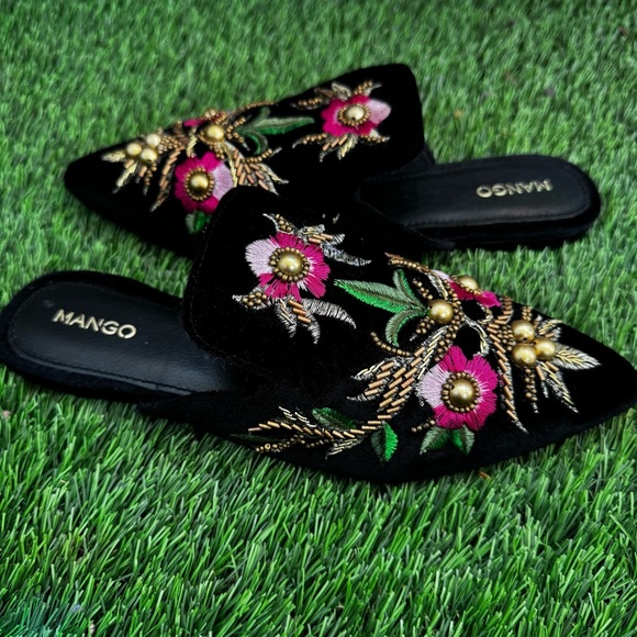 Mango Black Mules with Floral Embroidery - Picture 5 of 8